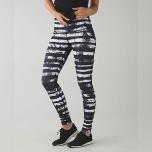 Lululemon Wunder Under Pant *Full-On Luon (Roll Down) in Shady Palms Black White